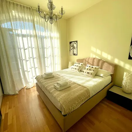 Luxury Four-room In Centro - 2 Min Walk To Train Station * Monza